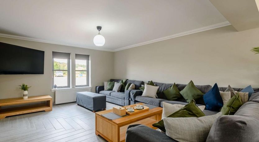 Photo of 4 Bed in Balloch