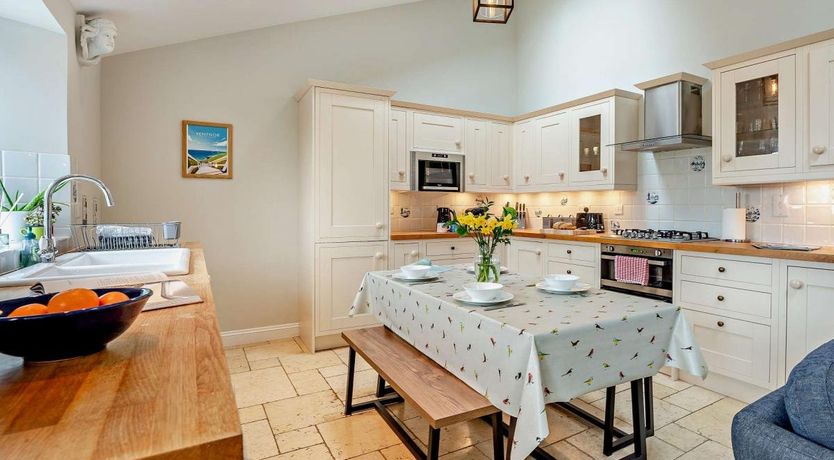 Photo of 2 Bed in Niton