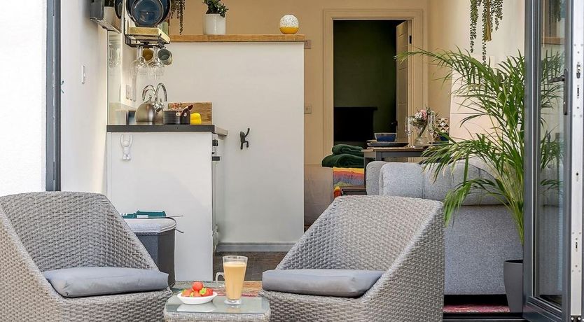 Photo of 1 Bed in Ogmore-by-Sea