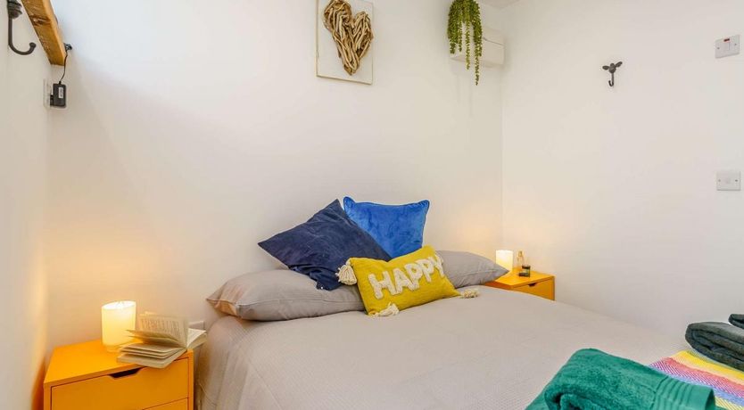 Photo of 1 Bed in Ogmore-by-Sea