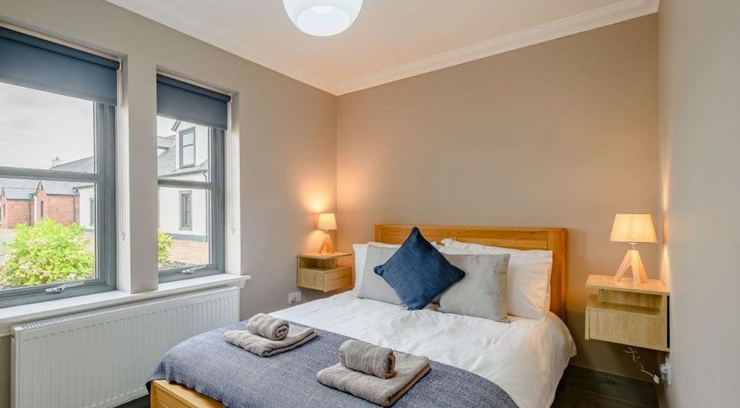 Photo of 3 Bed in Balloch