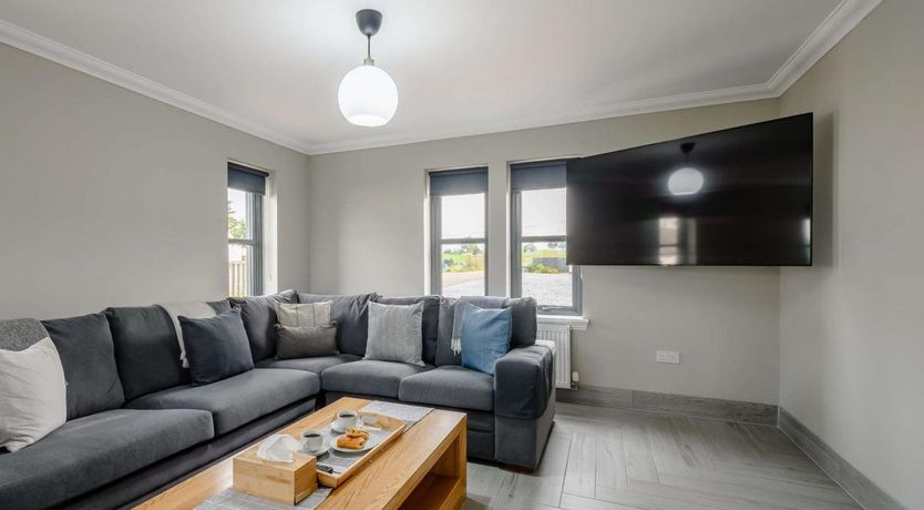 Photo of 3 Bed in Balloch