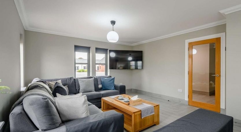 Photo of 3 Bed in Balloch