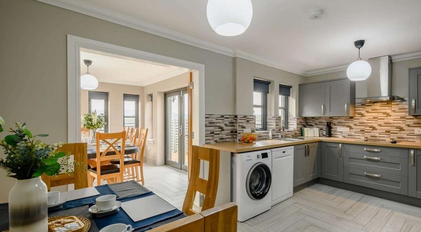 Photo of 3 Bed in Balloch