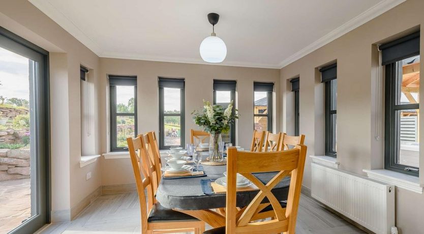 Photo of 3 Bed in Balloch