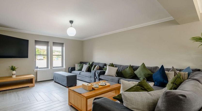 Photo of 4 Bed in Balloch