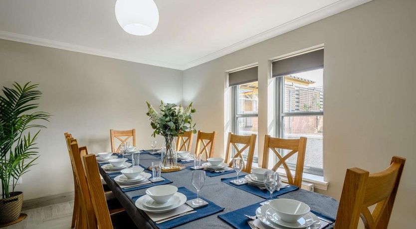 Photo of 4 Bed in Balloch