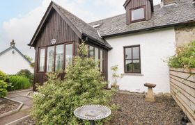 6 Lowlands Holiday Cottage