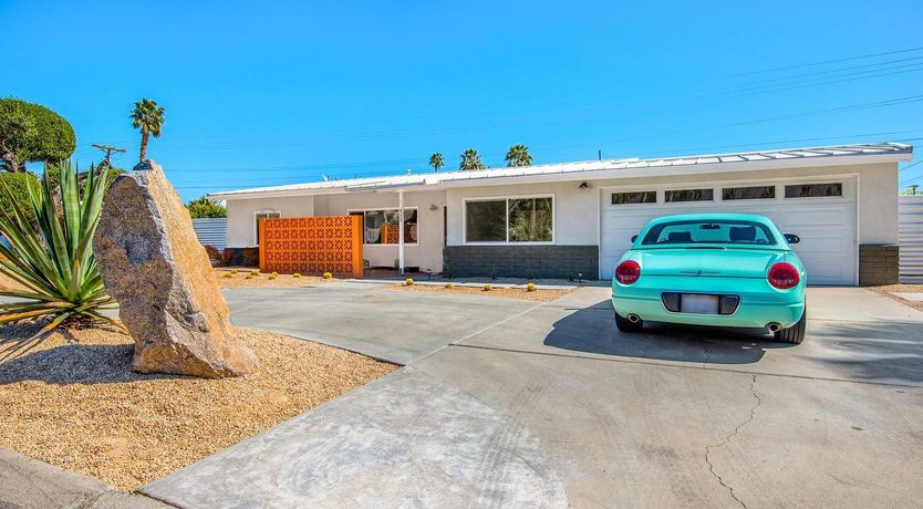 Photo of Topiary Springs