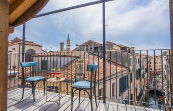 Fairytale Terrazzo Apartment