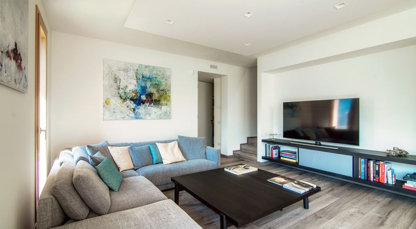 Photo of Golden Mile Rock