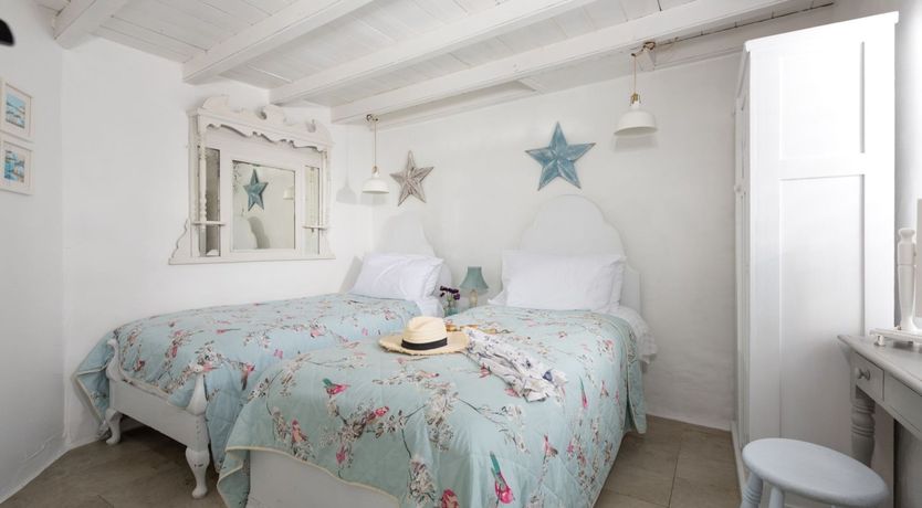 Photo of Gingham & Cream