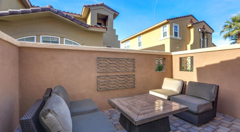 Photo of Peach on Rosewood