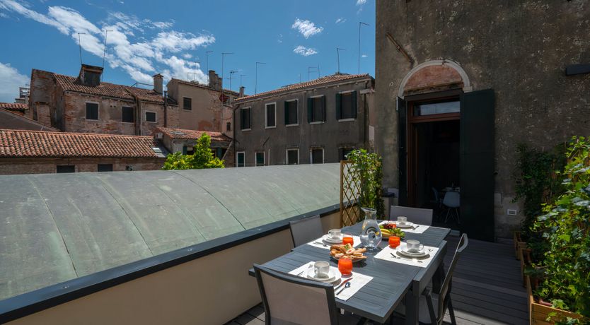 Photo of The Velvet Merchant