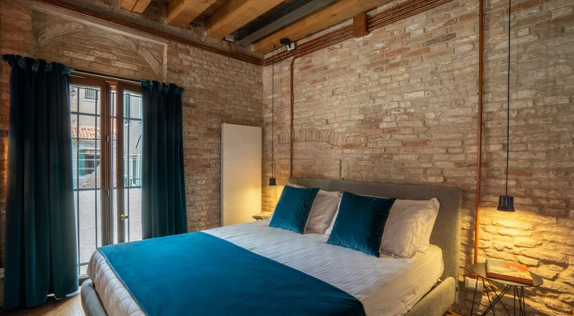 Photo of The Velvet Merchant