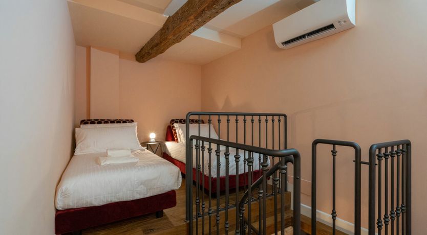 Photo of The Velvet Merchant