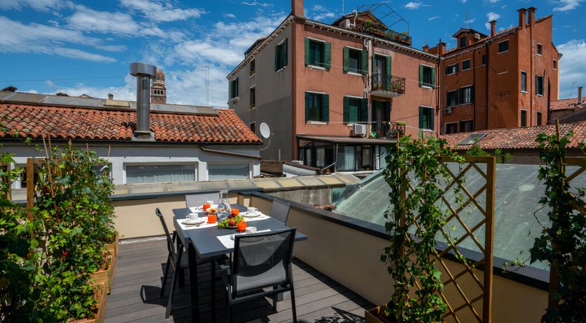 Photo of The Velvet Merchant