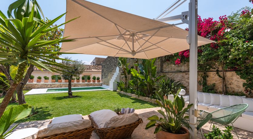 Photo of The Dancing Muse