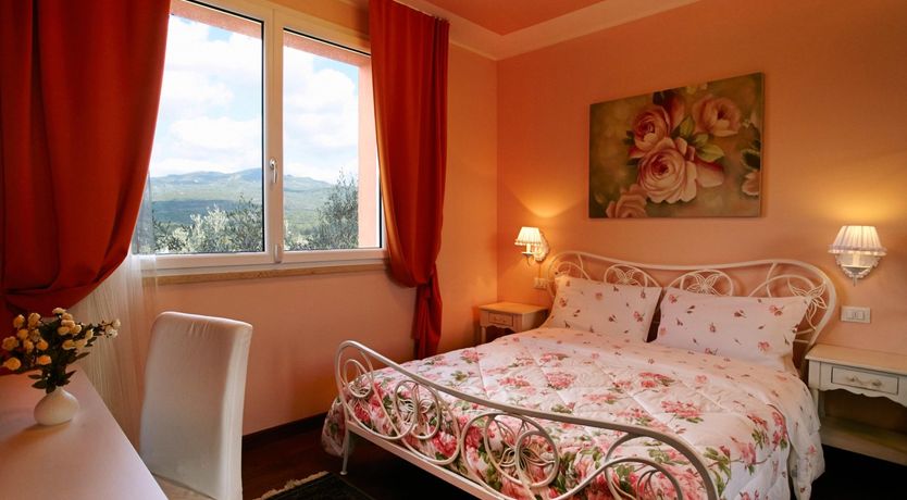 Photo of Views Of The Vineyard