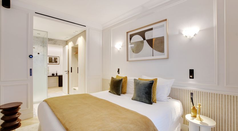 Photo of Beautiful Avenue