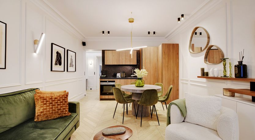 Photo of Beautiful Avenue