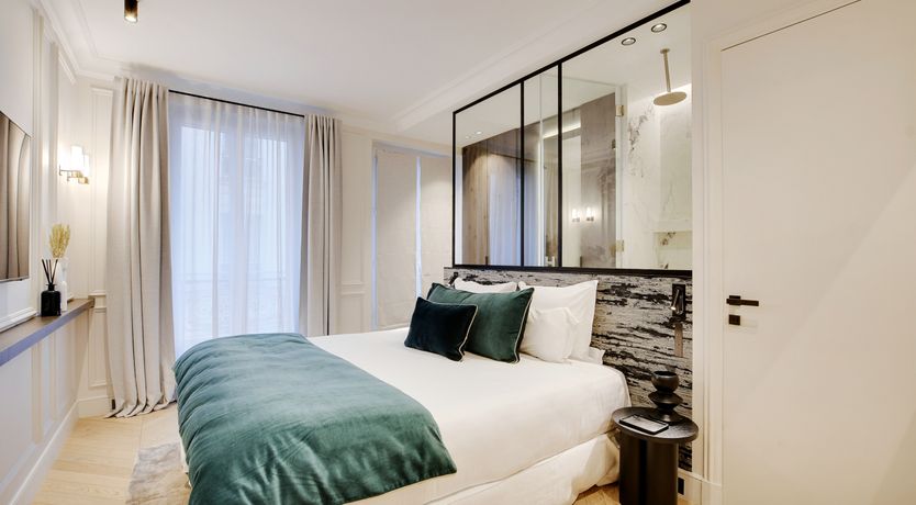 Photo of Beautiful Avenue