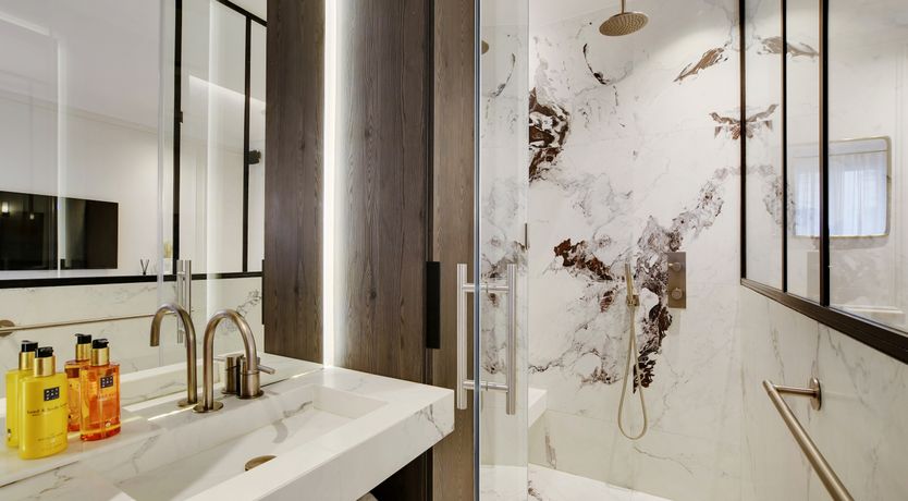 Photo of Beautiful Avenue