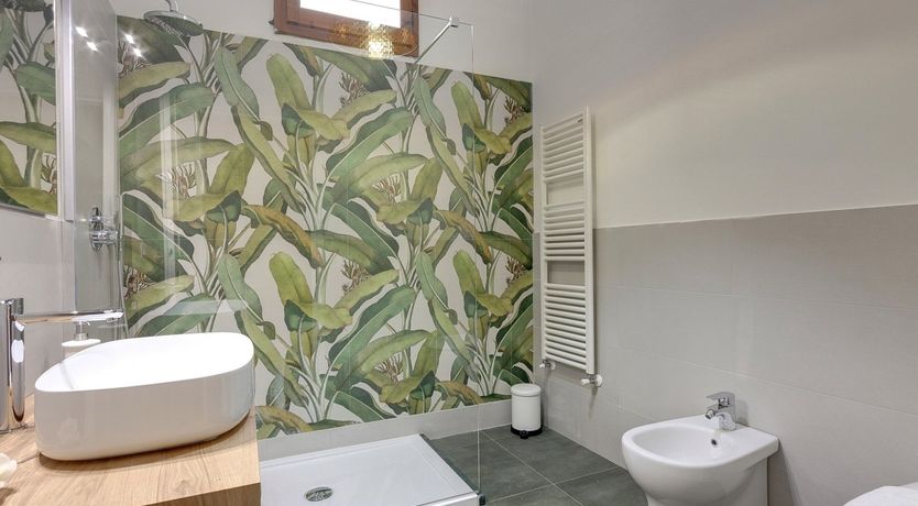 Photo of Three Crowns Of Florence