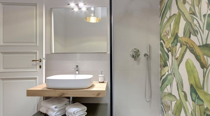 Photo of Three Crowns Of Florence