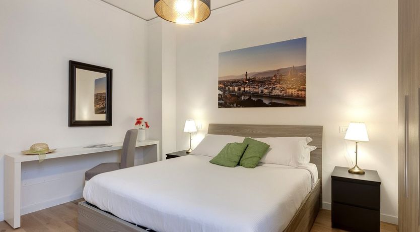 Photo of Three Crowns Of Florence