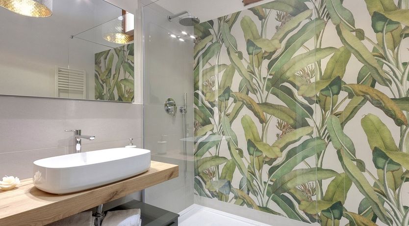 Photo of Three Crowns Of Florence