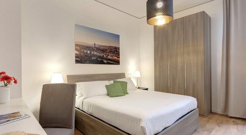 Photo of Three Crowns Of Florence