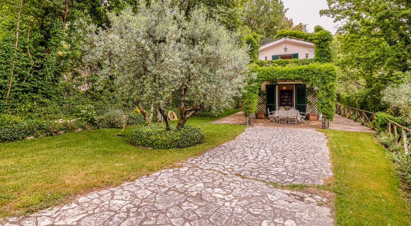 Photo of Days of Wine & Roses