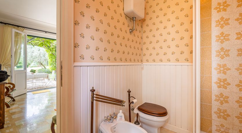 Photo of Days of Wine & Roses