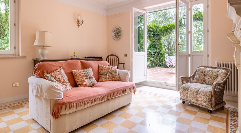 Photo of Days of Wine & Roses