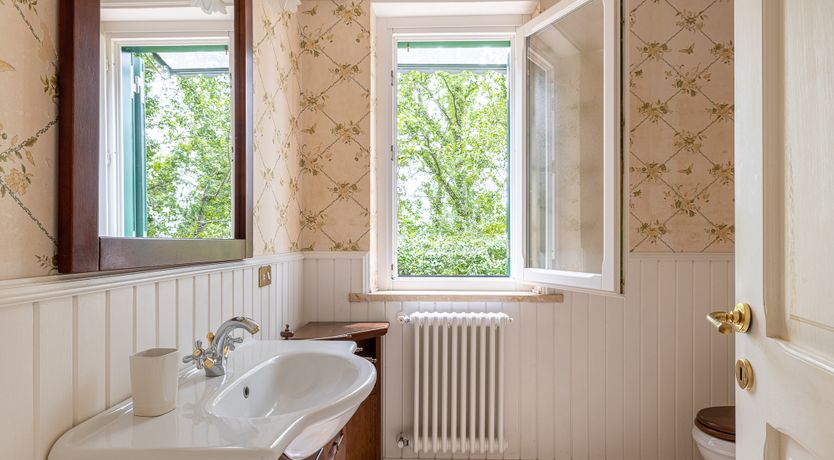 Photo of Days of Wine & Roses