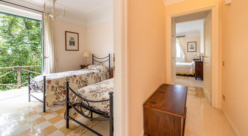 Photo of Days of Wine & Roses