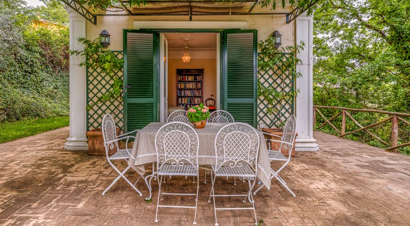 Photo of Days of Wine & Roses