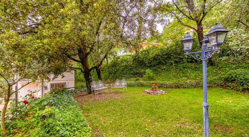 Photo of Days of Wine & Roses