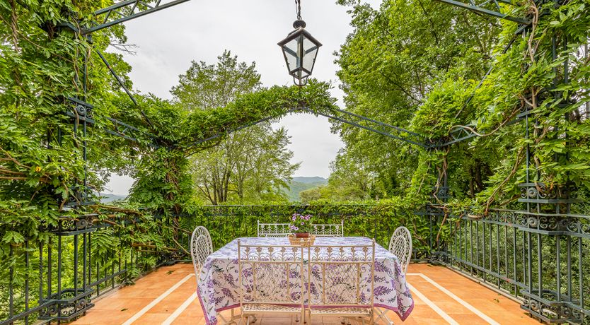 Photo of Days of Wine & Roses