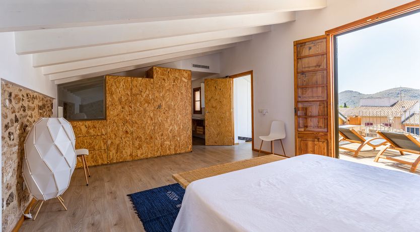 Photo of The Rose Sky