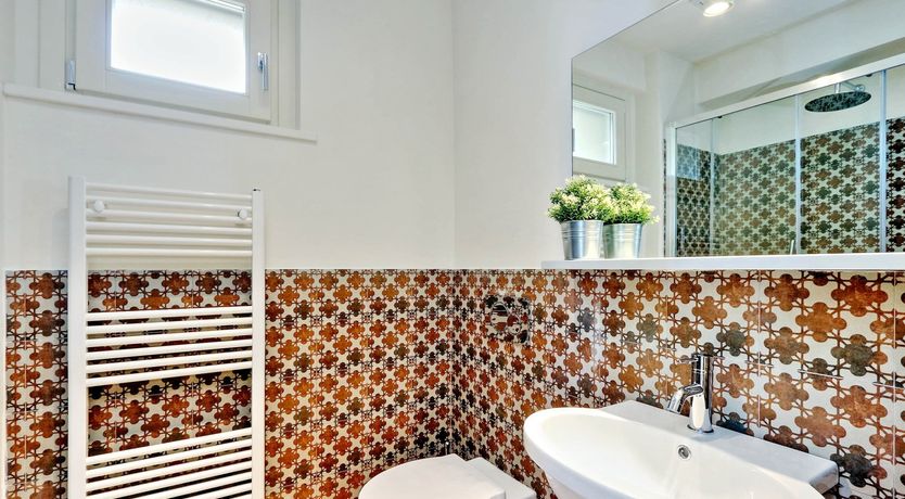 Photo of Five Leaves Left