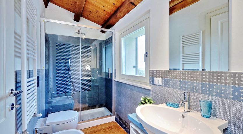 Photo of Five Leaves Left