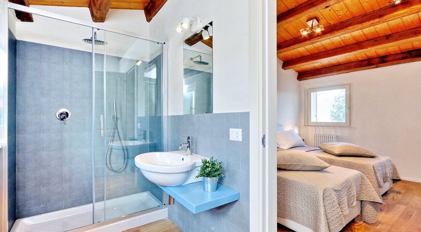 Photo of Five Leaves Left