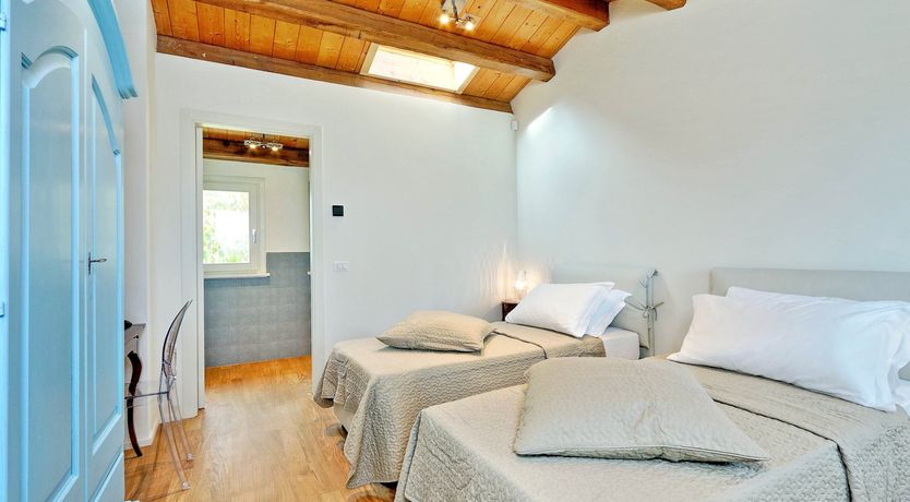 Photo of Five Leaves Left