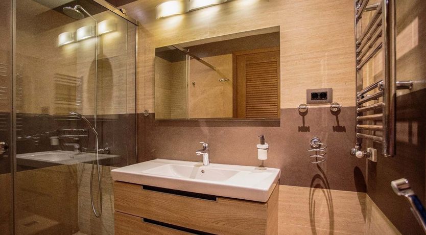 Photo of Infinite Droplets