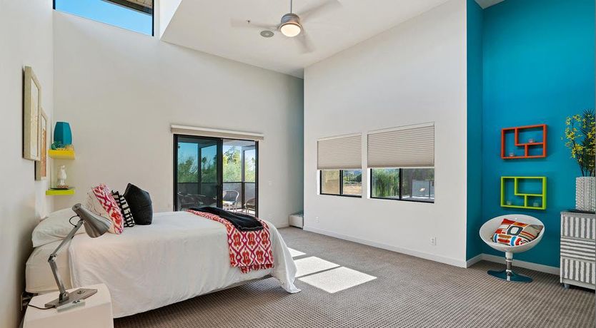 Photo of Made You Look