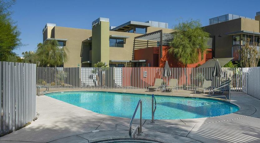 Photo of Made You Look