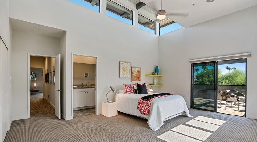 Photo of Made You Look