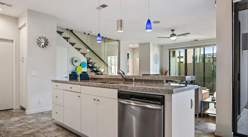 Photo of Made You Look